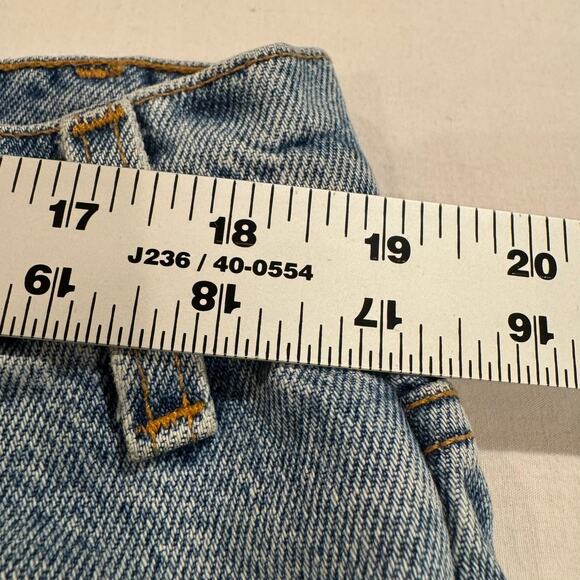 Vintage Levi's 550 Jean Shorts - Picture 6 of 7